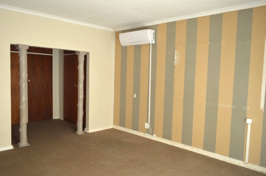 5 Bedroom Property for Sale in Flamwood North West